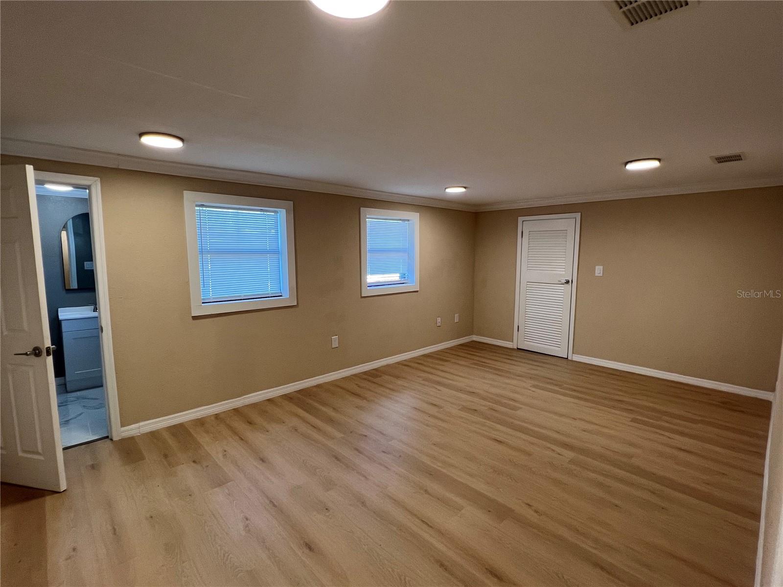 LOWRY & DEVANE - Residential