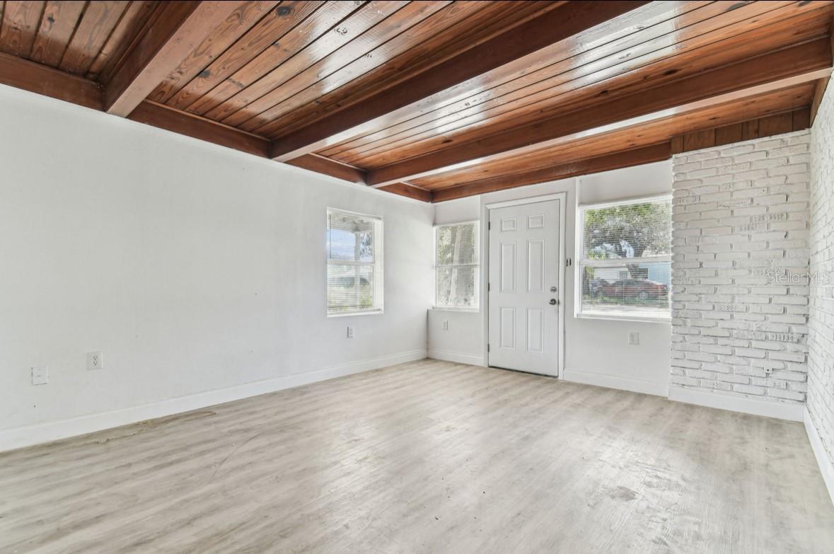 1807 E BOUGAINVILLEA AVENUE