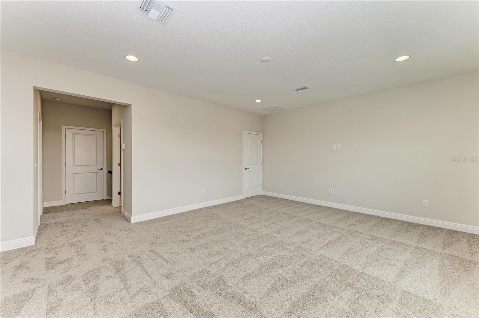 OAKFIELD TRAILS - Residential