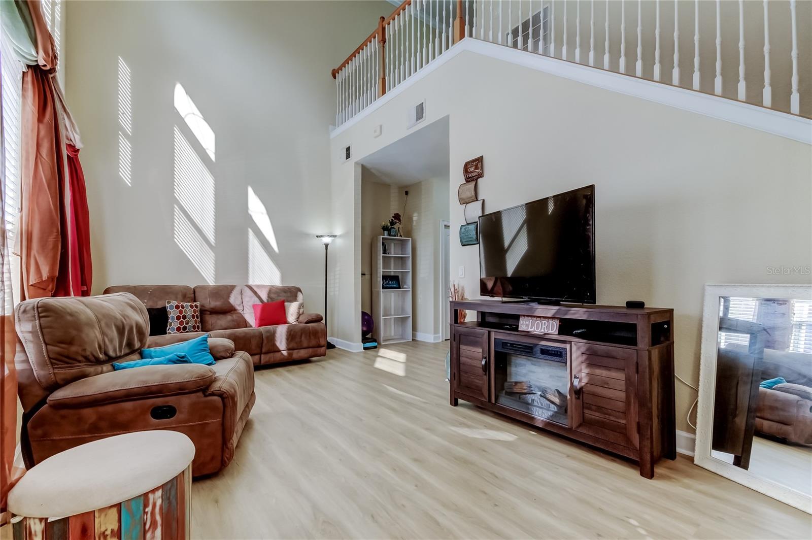 ALEXANDER WOODS TWNHMS - Residential