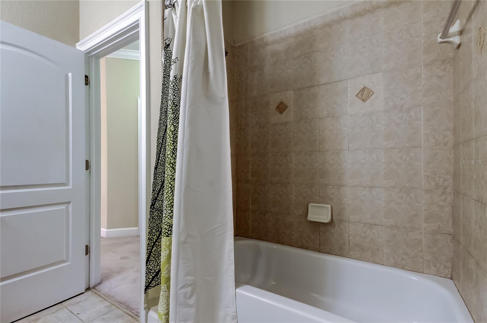 ALEXANDER WOODS TWNHMS - Residential