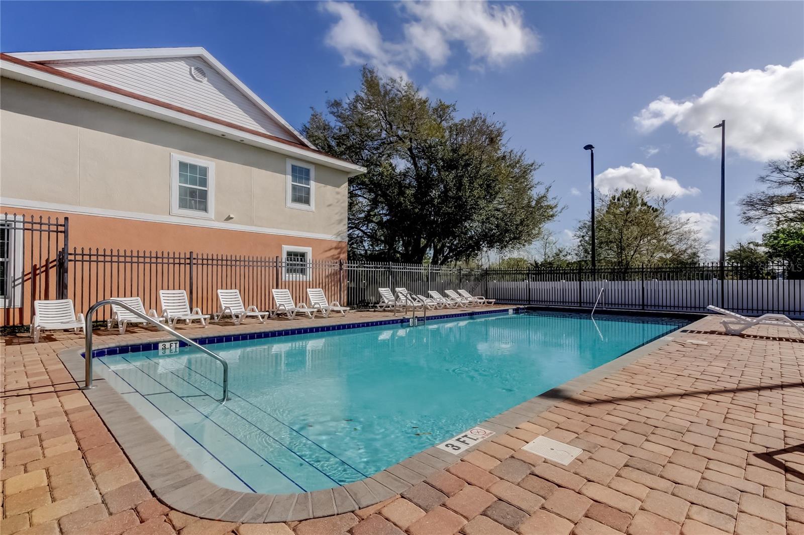 ALEXANDER WOODS TWNHMS - Residential