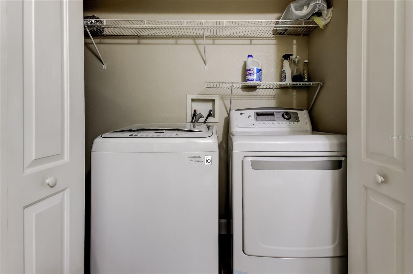 ALEXANDER WOODS TWNHMS - Residential