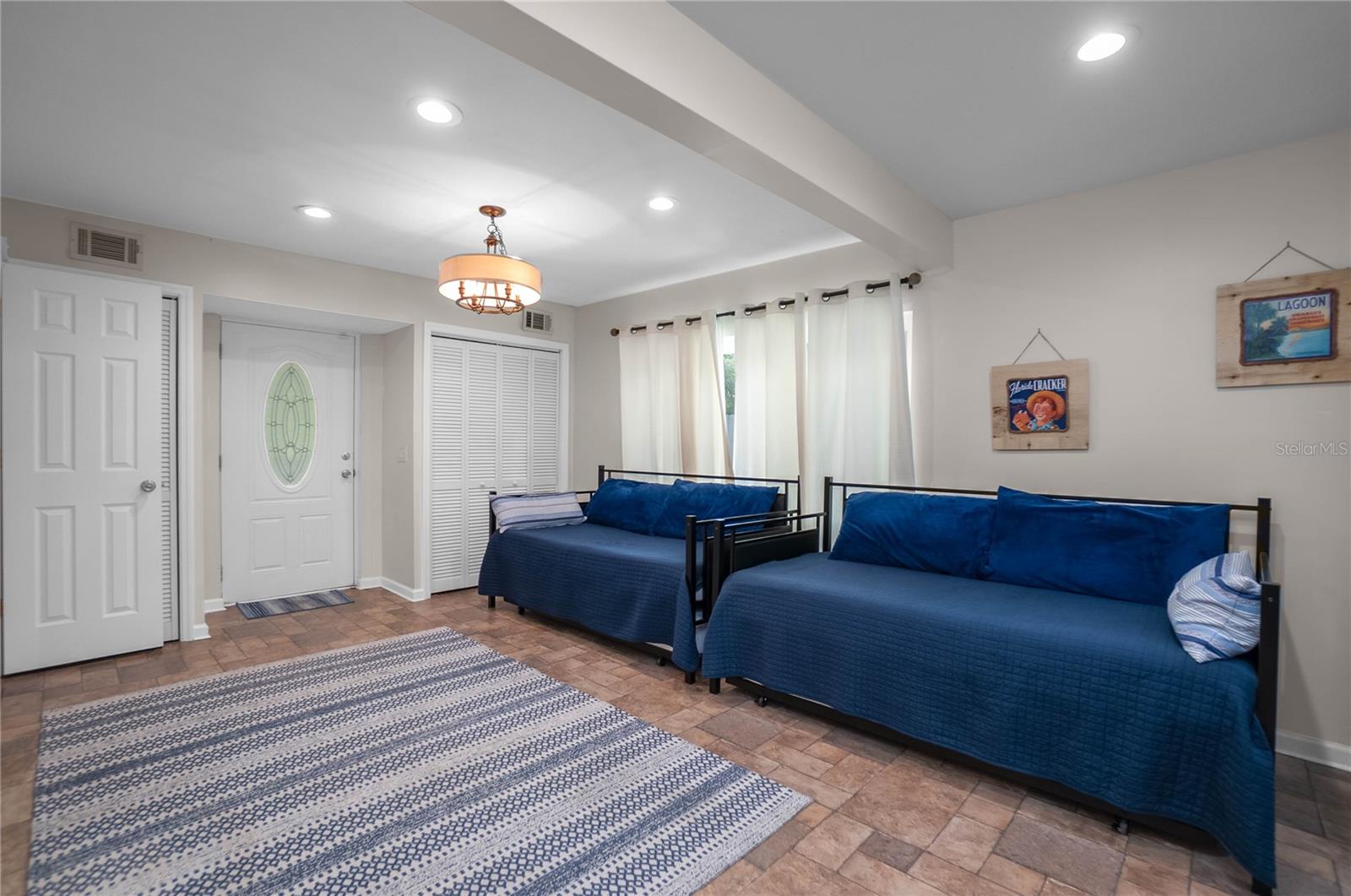 RESTHAVEN SHORES - Residential