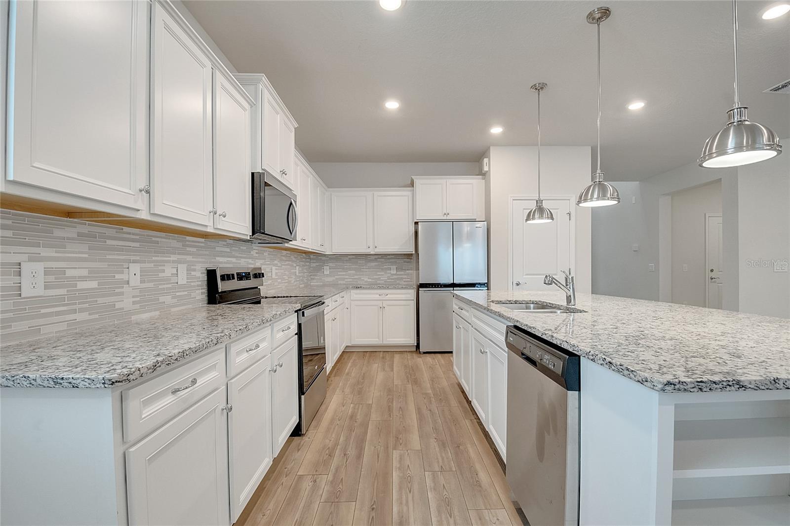 WINDSOR ISLAND RESIDENCE PH 2A - Residential