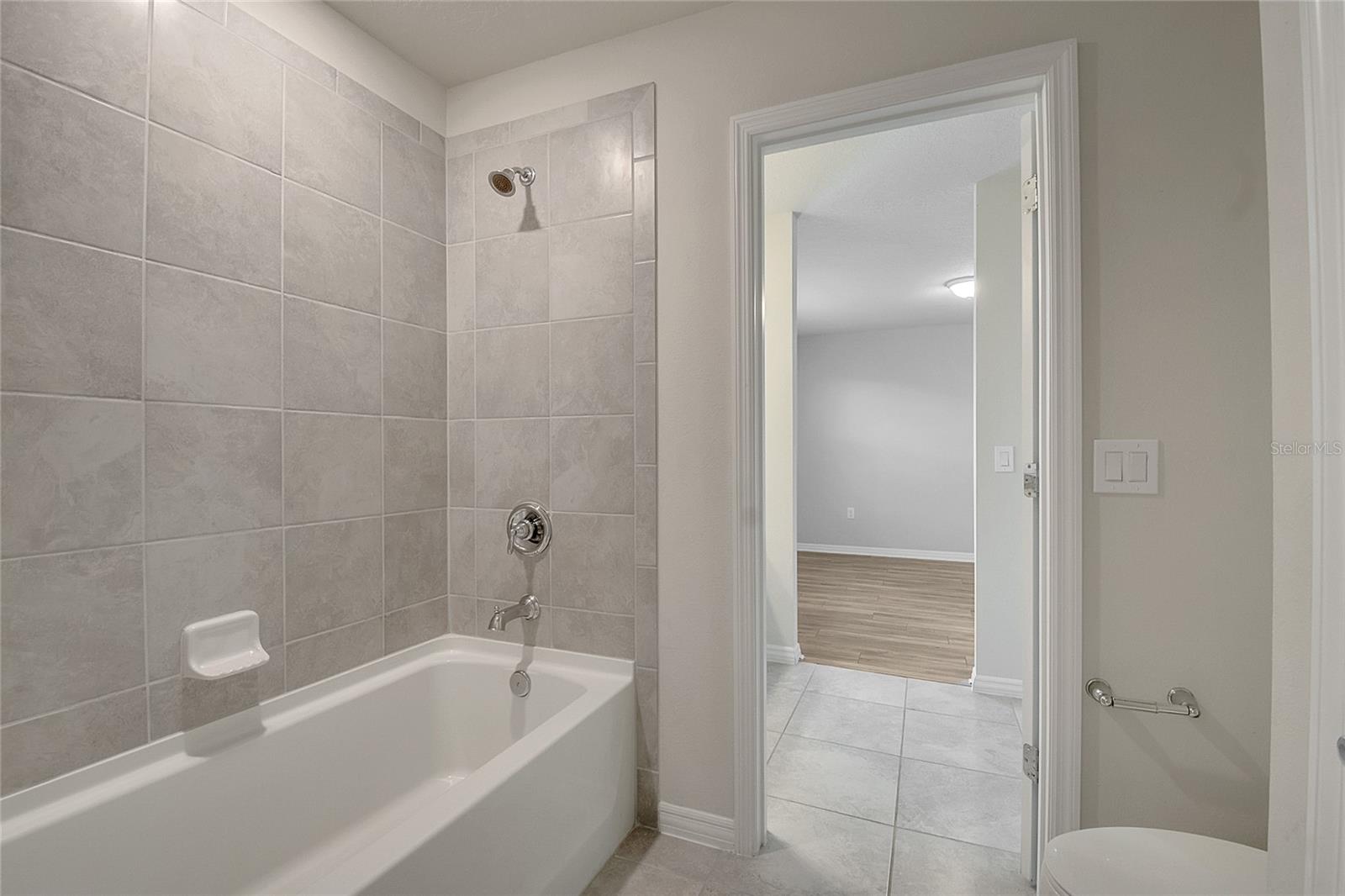 WINDSOR ISLAND RESIDENCE PH 2A - Residential