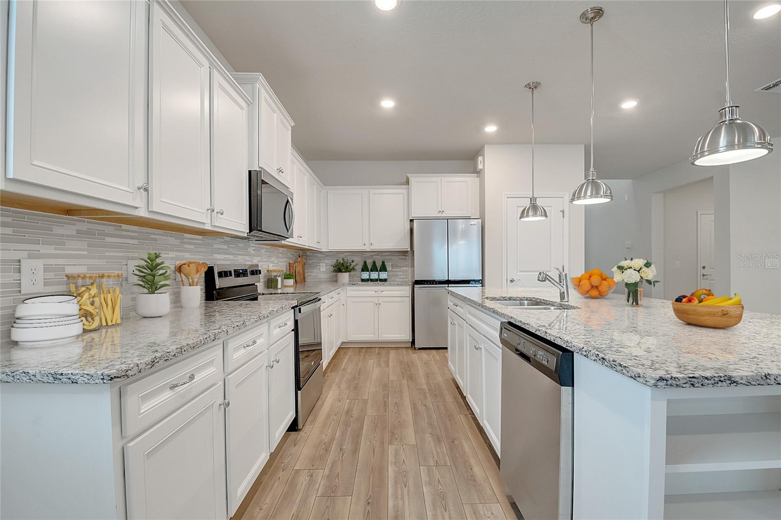 WINDSOR ISLAND RESIDENCE PH 2A - Residential