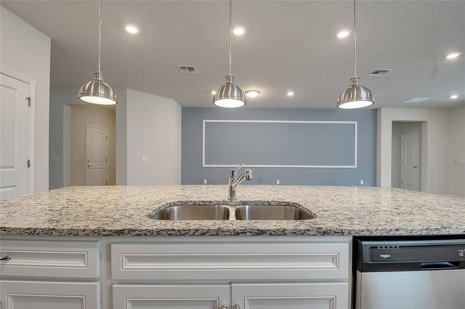 WINDSOR ISLAND RESIDENCE PH 2A - Residential