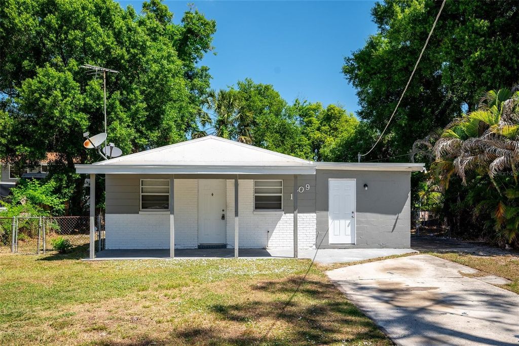 Photo of 1709 W Comanche Avenue, Tampa, FL 33603 (MLS # O6402910)