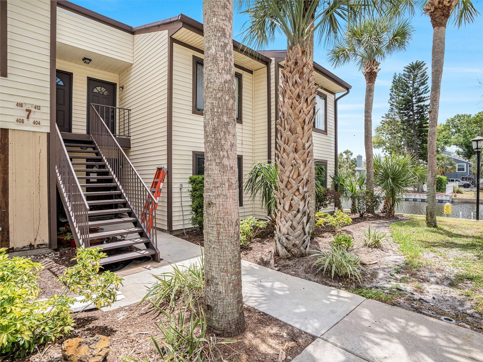 404 MOORINGS COVE DRIVE 404