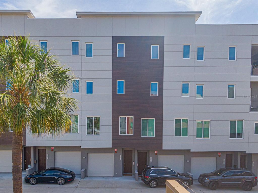 Photo of 370 6th Street S, St Petersburg, FL 33701 (MLS # TB8497393)