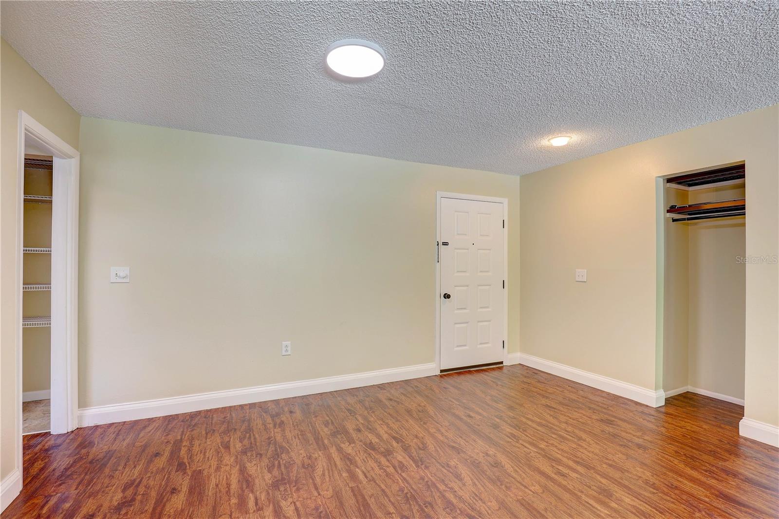 6865 CIRCLE CREEK DRIVE