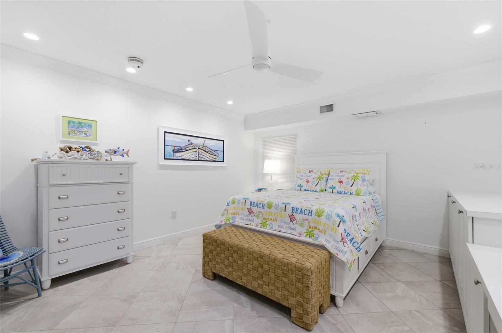 MARINA SOUTH SHORE CONDO - Residential