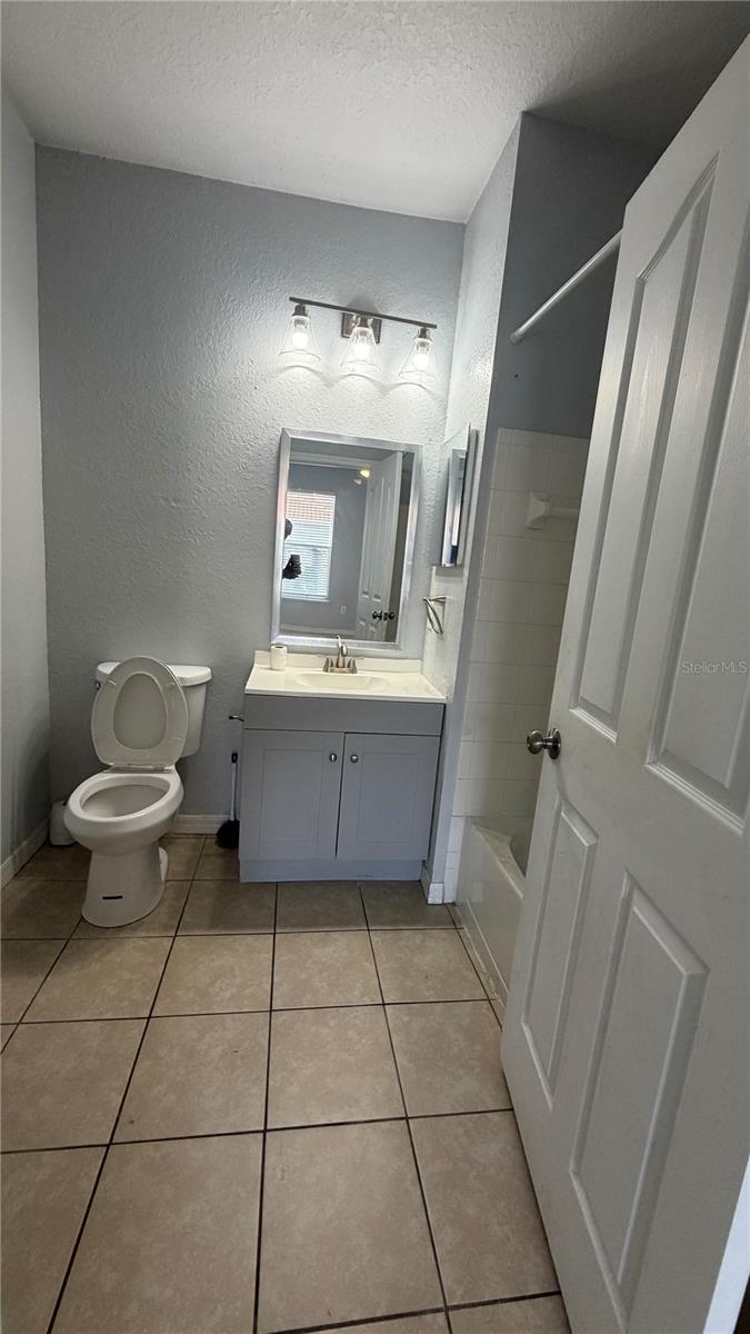 BELLA TERRA - Residential Lease