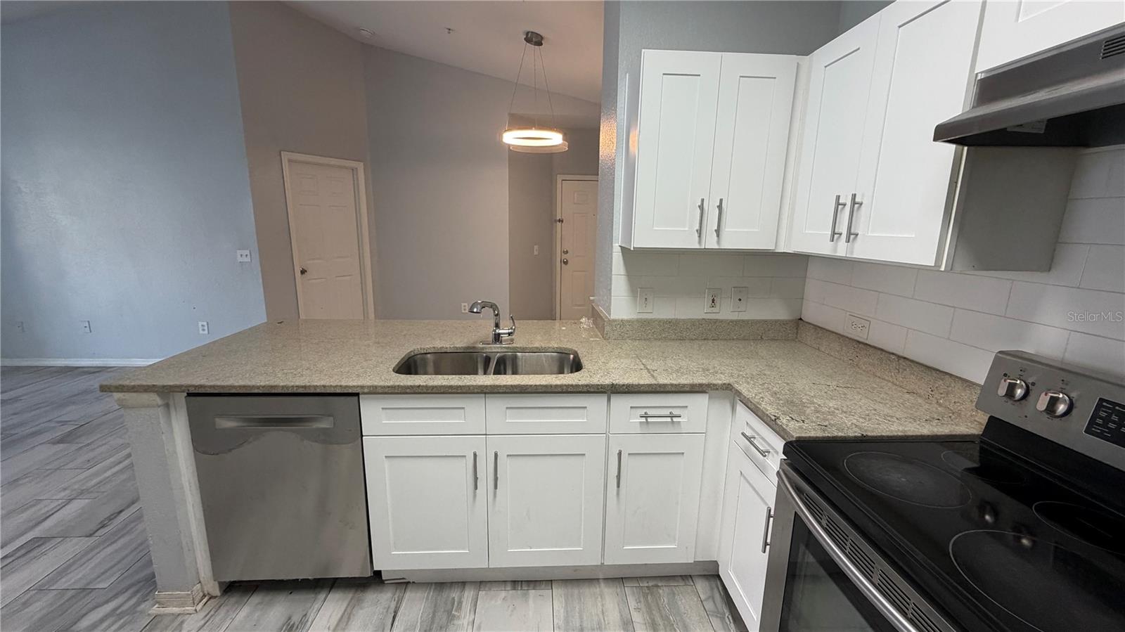 BELLA TERRA - Residential Lease