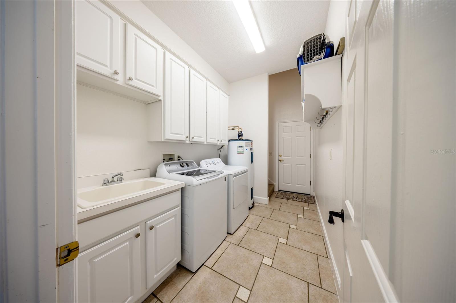 CARDINAL POINTE - Residential