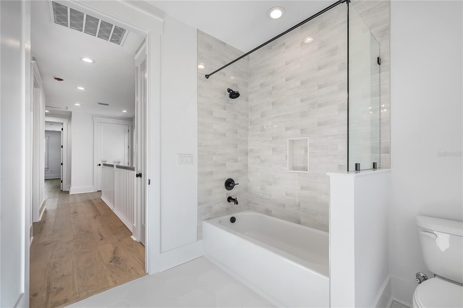 RECORD GROVE - Residential