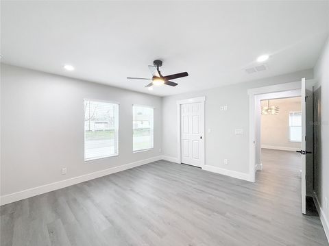 A home in PLANT CITY