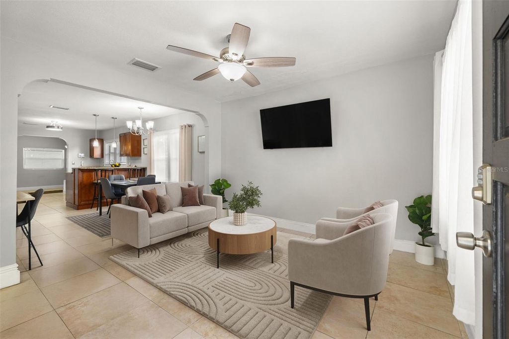 Photo of 2511 W Braddock Street, Tampa, FL 33607 (MLS # TB8372359)