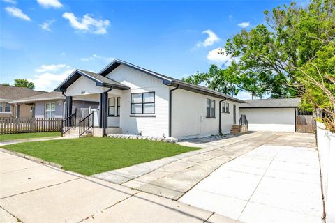 Photo of 2511 W Braddock Street, Tampa, FL 33607 (MLS # TB8372359)