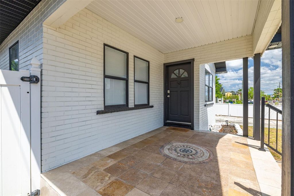 Photo of 2511 W Braddock Street, Tampa, FL 33607 (MLS # TB8372359)