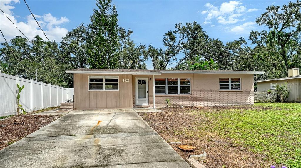 Photo of 2127 Vinson Avenue, Sarasota, FL 34232 (MLS # A4665046)