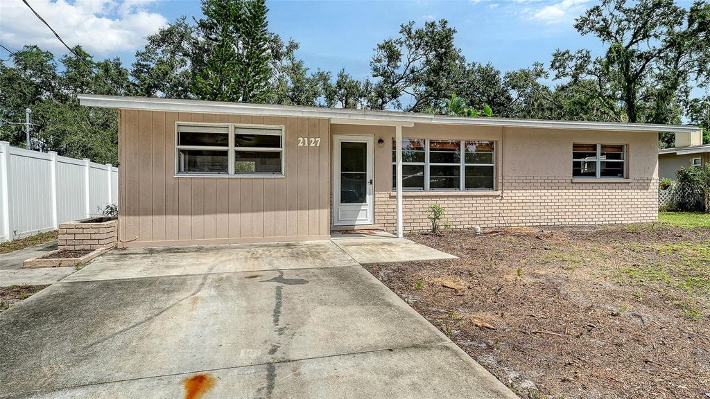 Photo of 2127 Vinson Avenue, Sarasota, FL 34232 (MLS # A4665046)