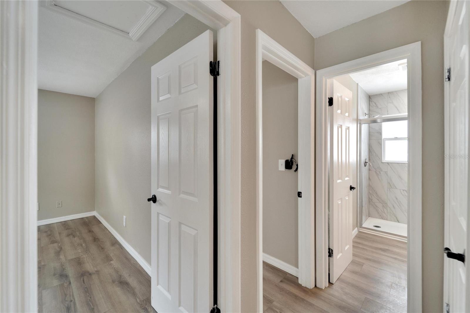 HIGHLAND GROVES - Residential Lease