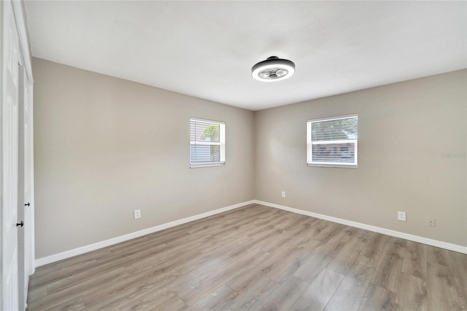 HIGHLAND GROVES - Residential Lease