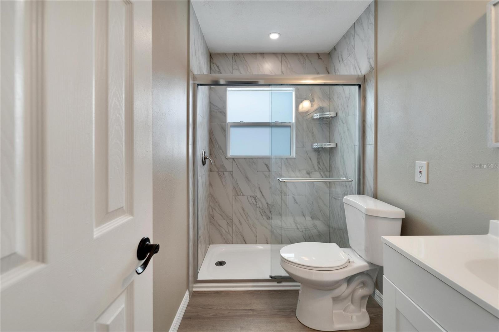 HIGHLAND GROVES - Residential Lease