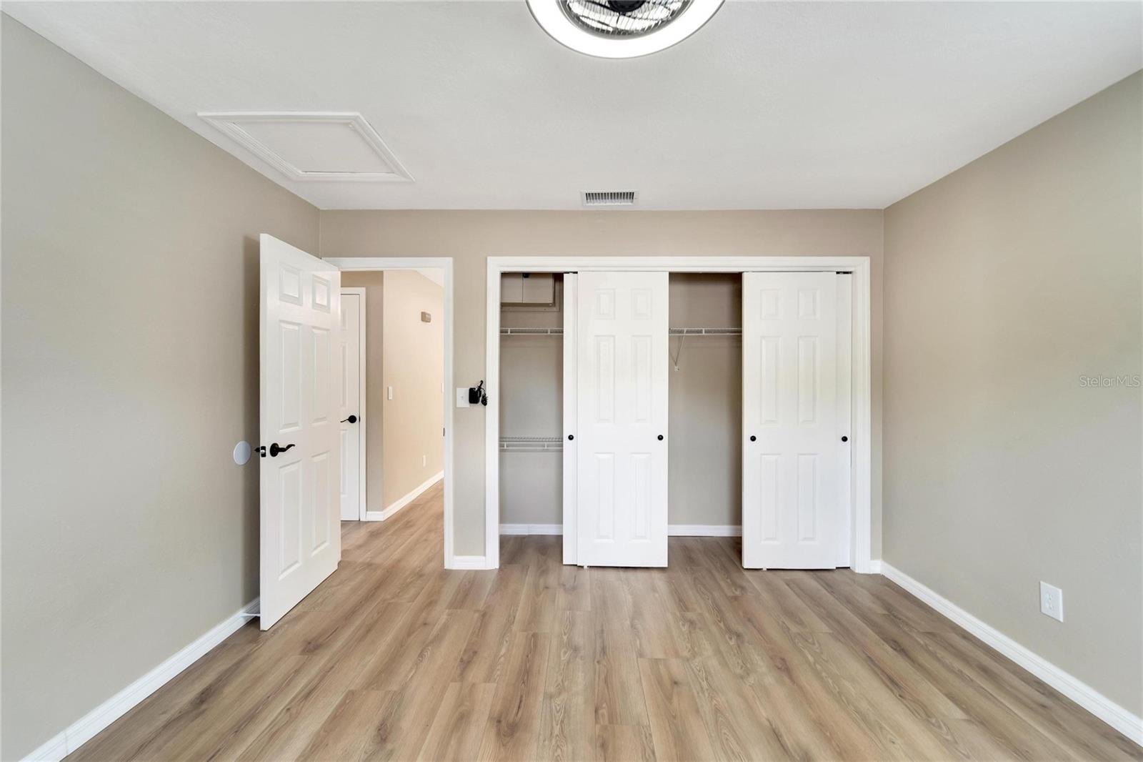 HIGHLAND GROVES - Residential Lease