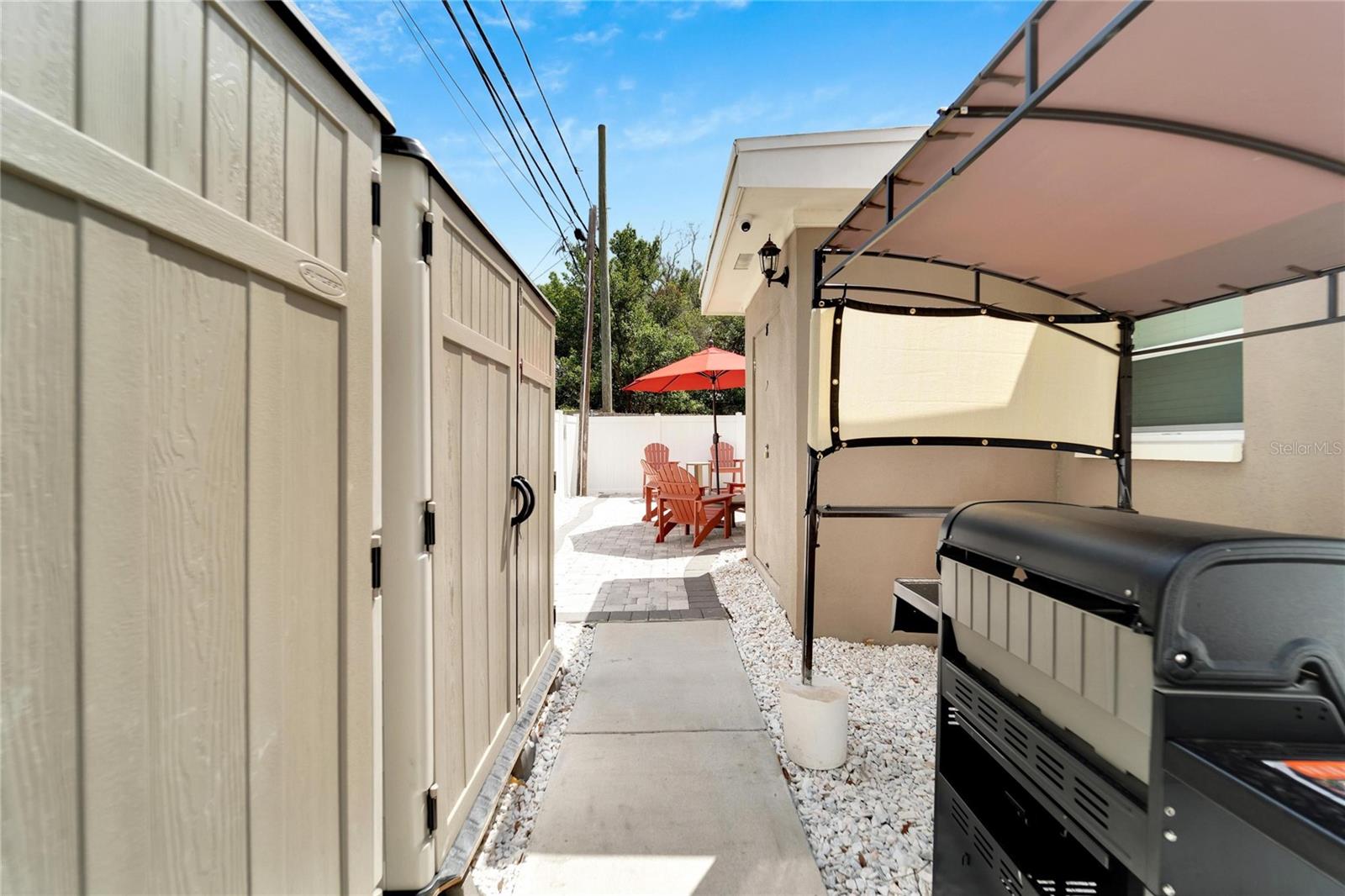 HIGHLAND GROVES - Residential Lease