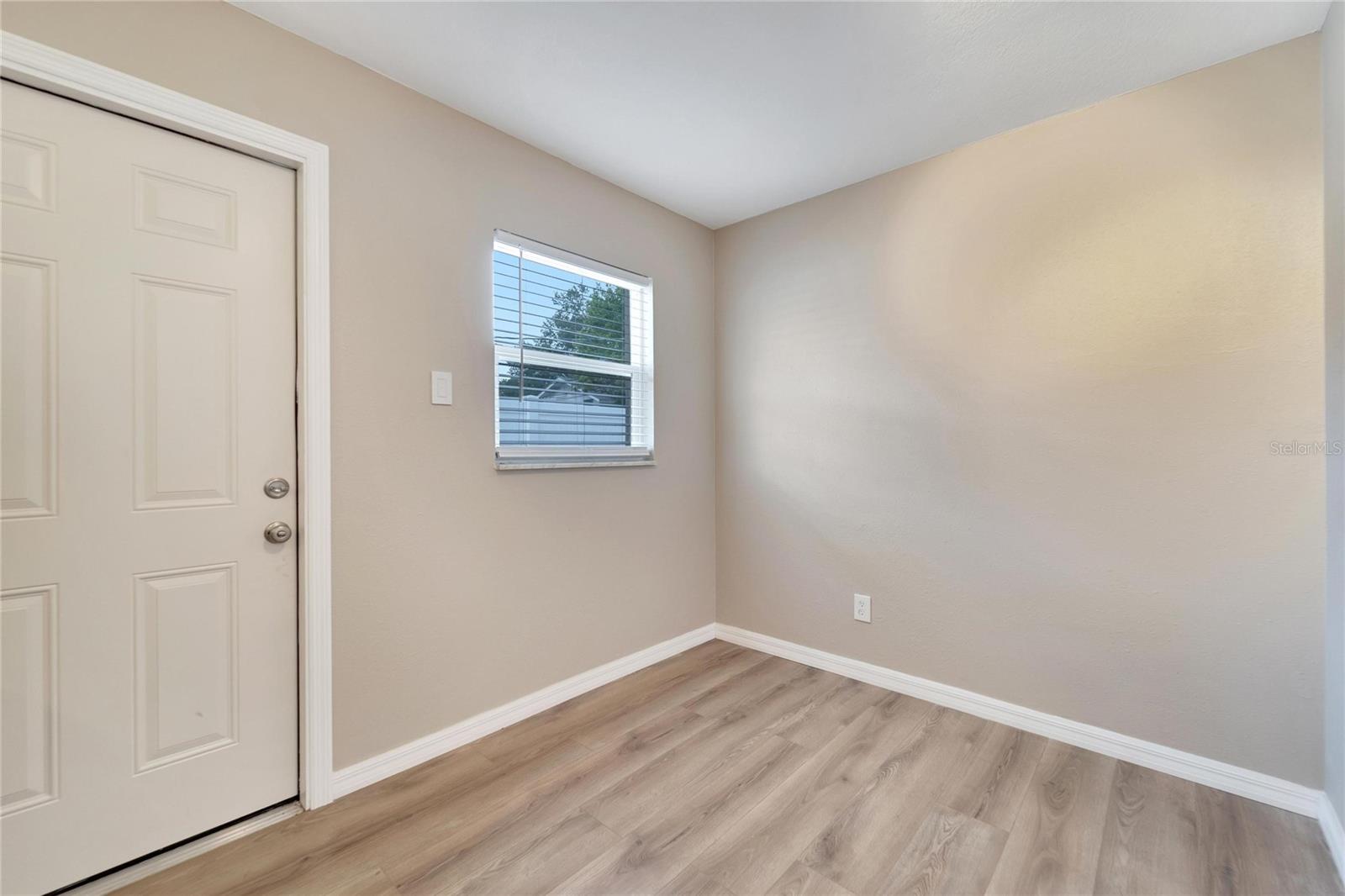 HIGHLAND GROVES - Residential Lease