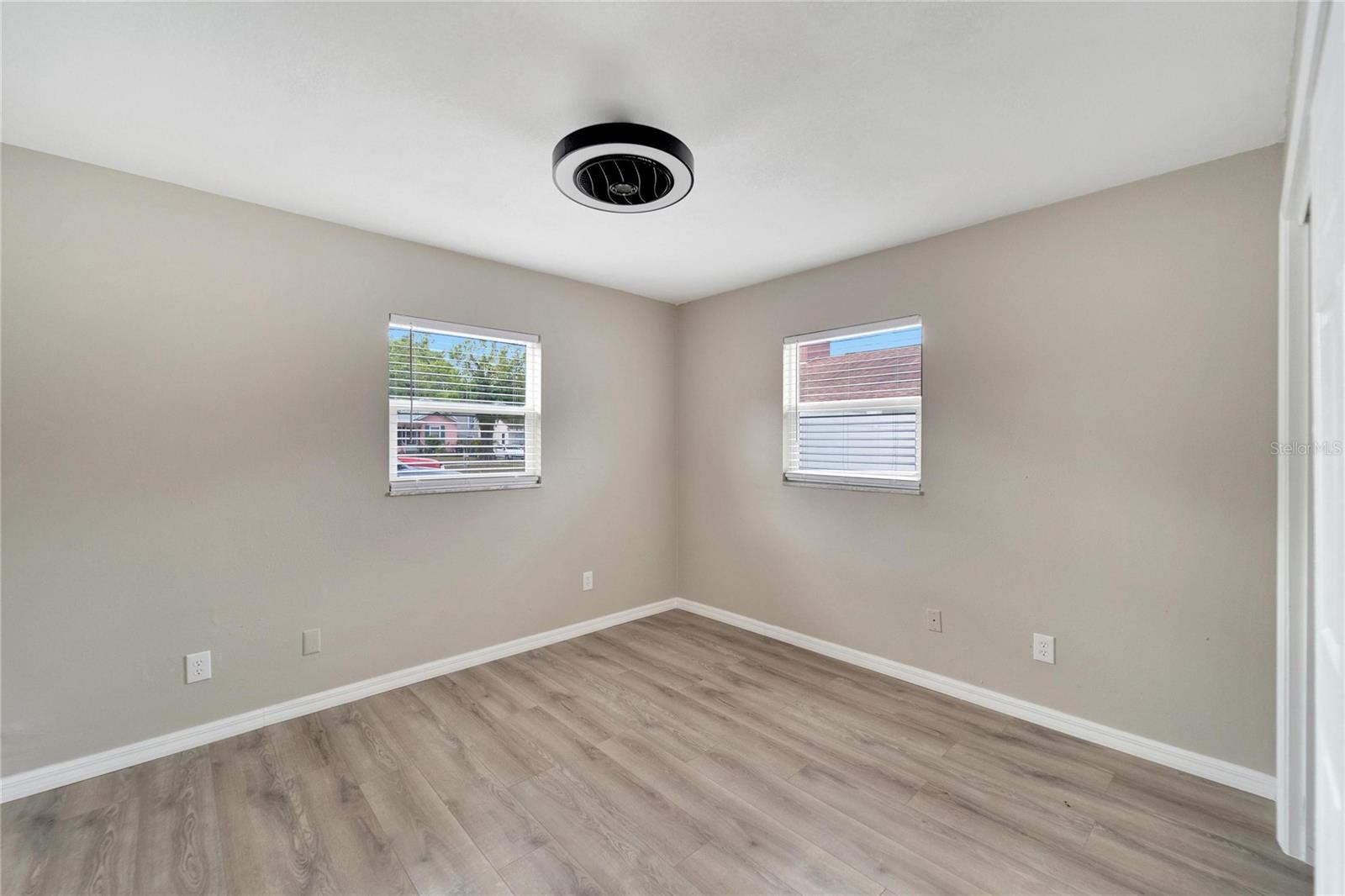 HIGHLAND GROVES - Residential Lease