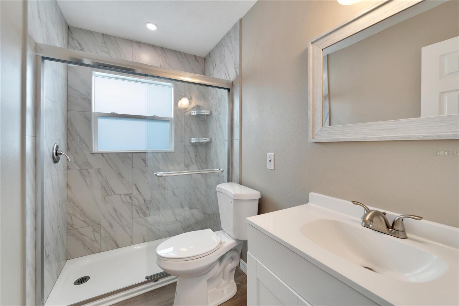 HIGHLAND GROVES - Residential Lease