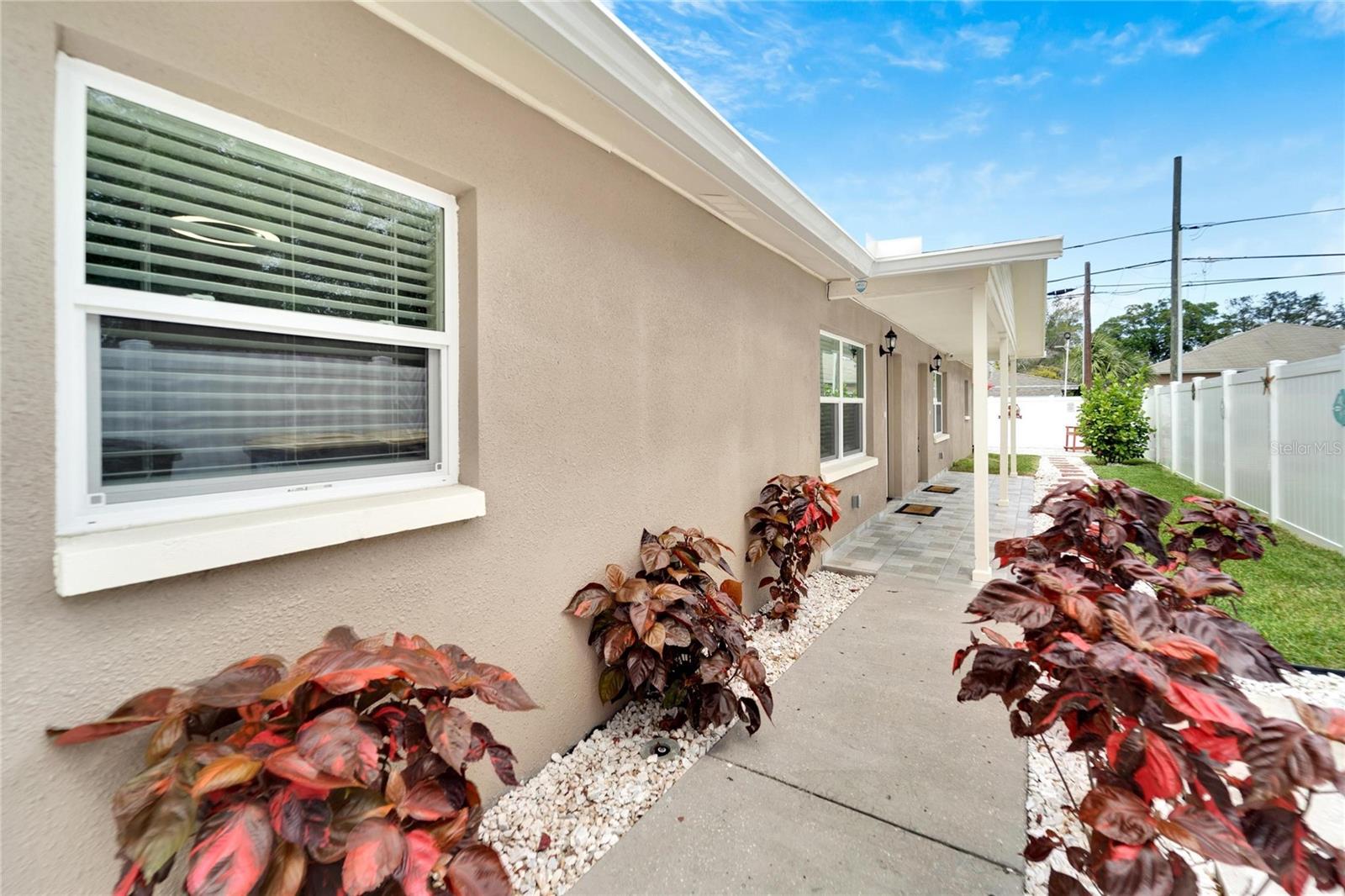 HIGHLAND GROVES - Residential Lease