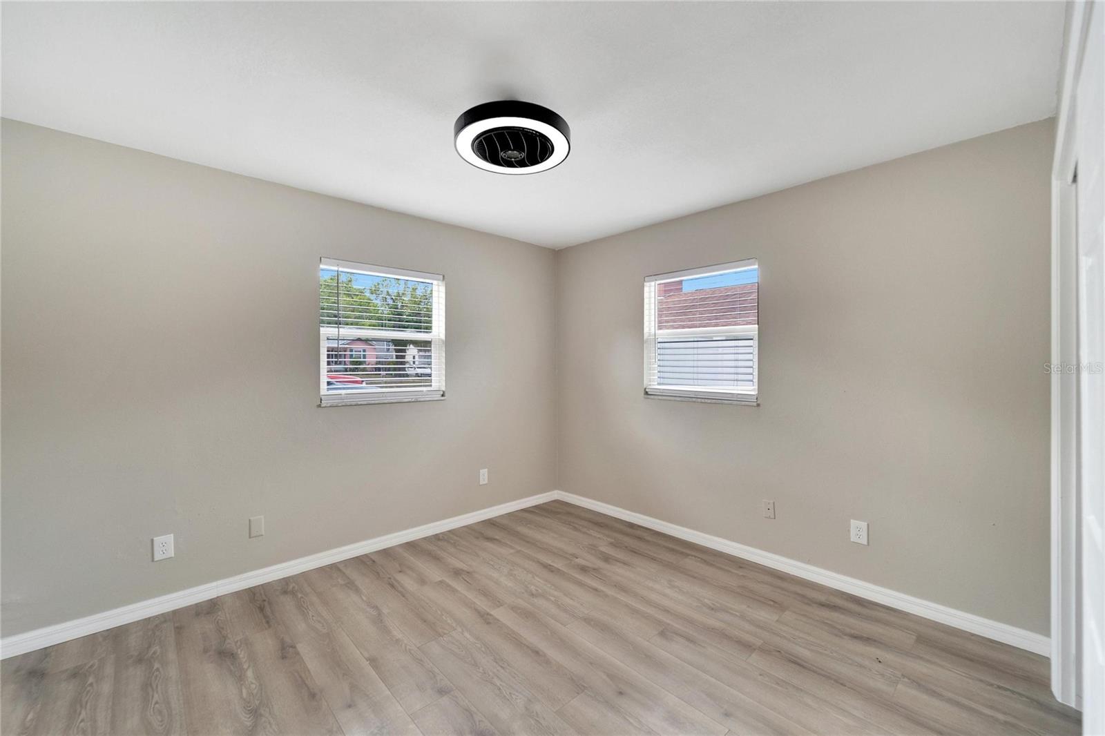 HIGHLAND GROVES - Residential Lease