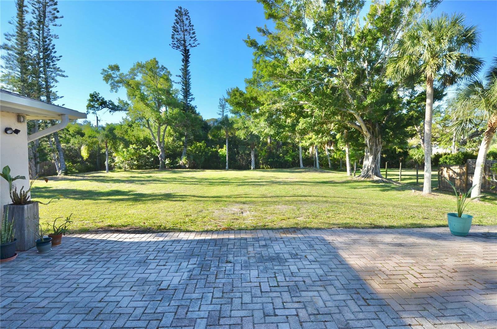 MANASOTA GARDENS - Residential