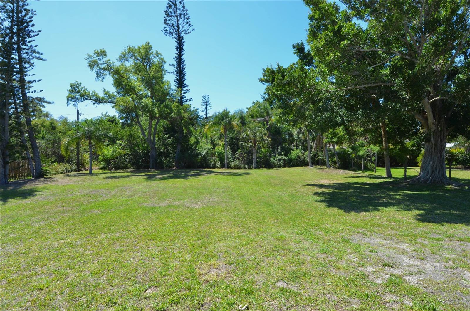 MANASOTA GARDENS - Residential