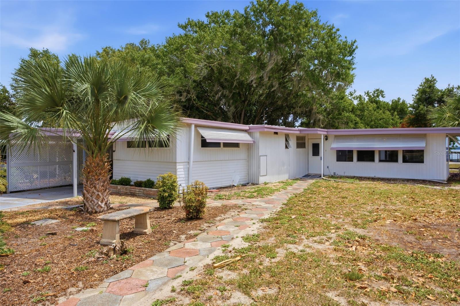 LA DORA MANOR - Residential