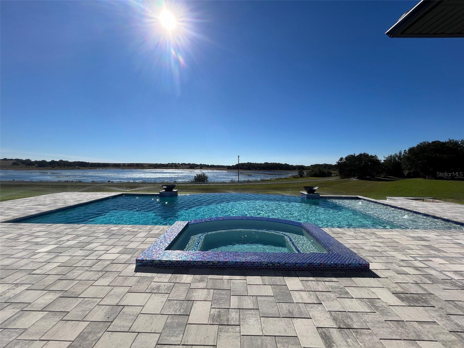 LAKE AVALON GROVES REP - Residential