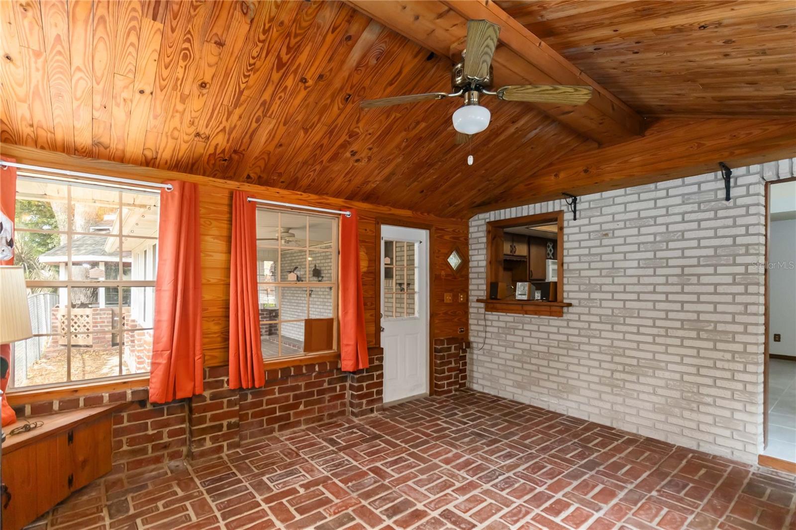 TAFT TOWN - Residential Lease