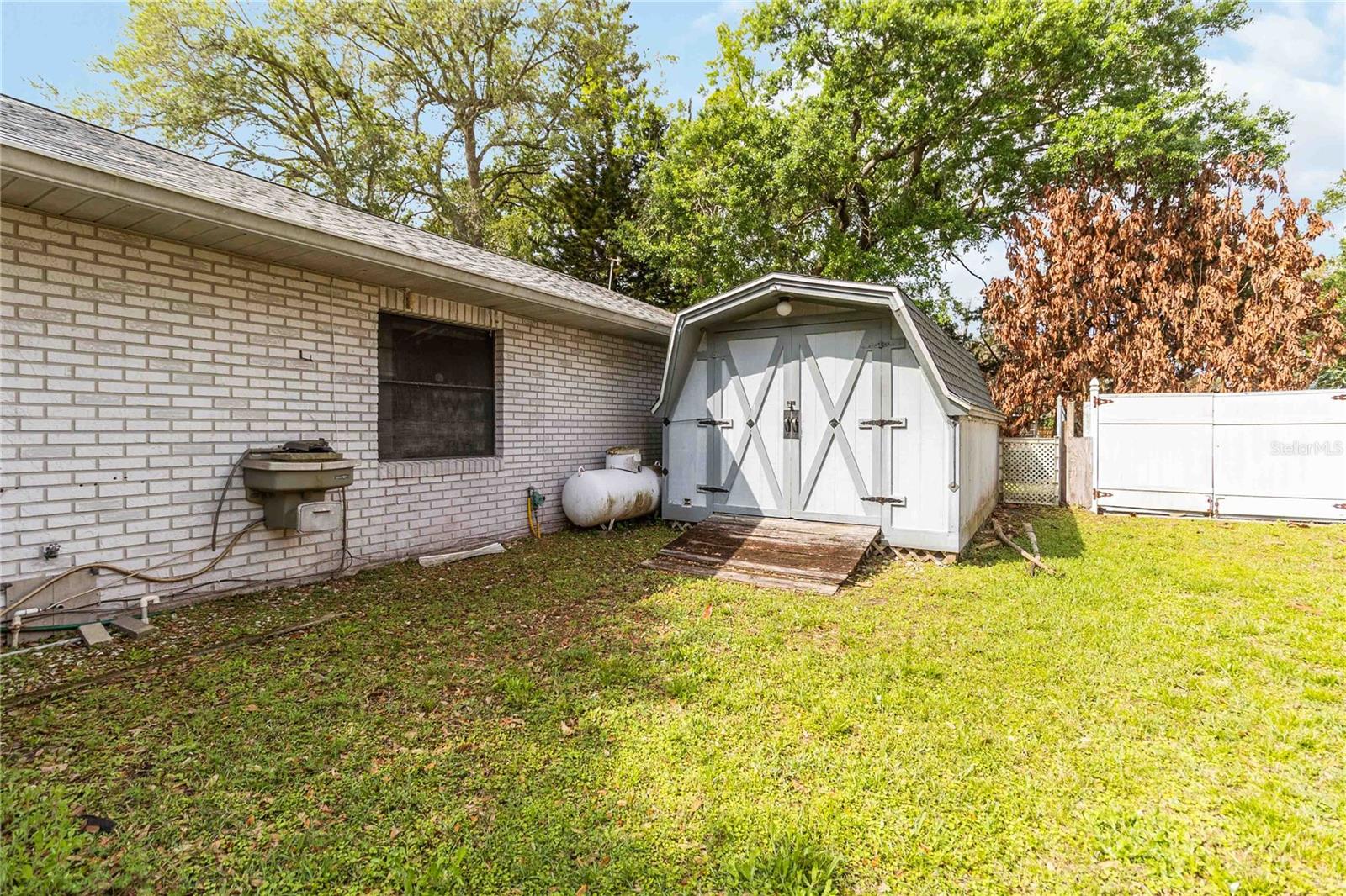 TAFT TOWN - Residential Lease