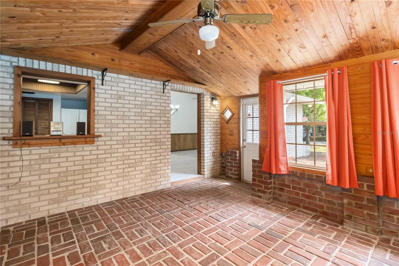 TAFT TOWN - Residential Lease