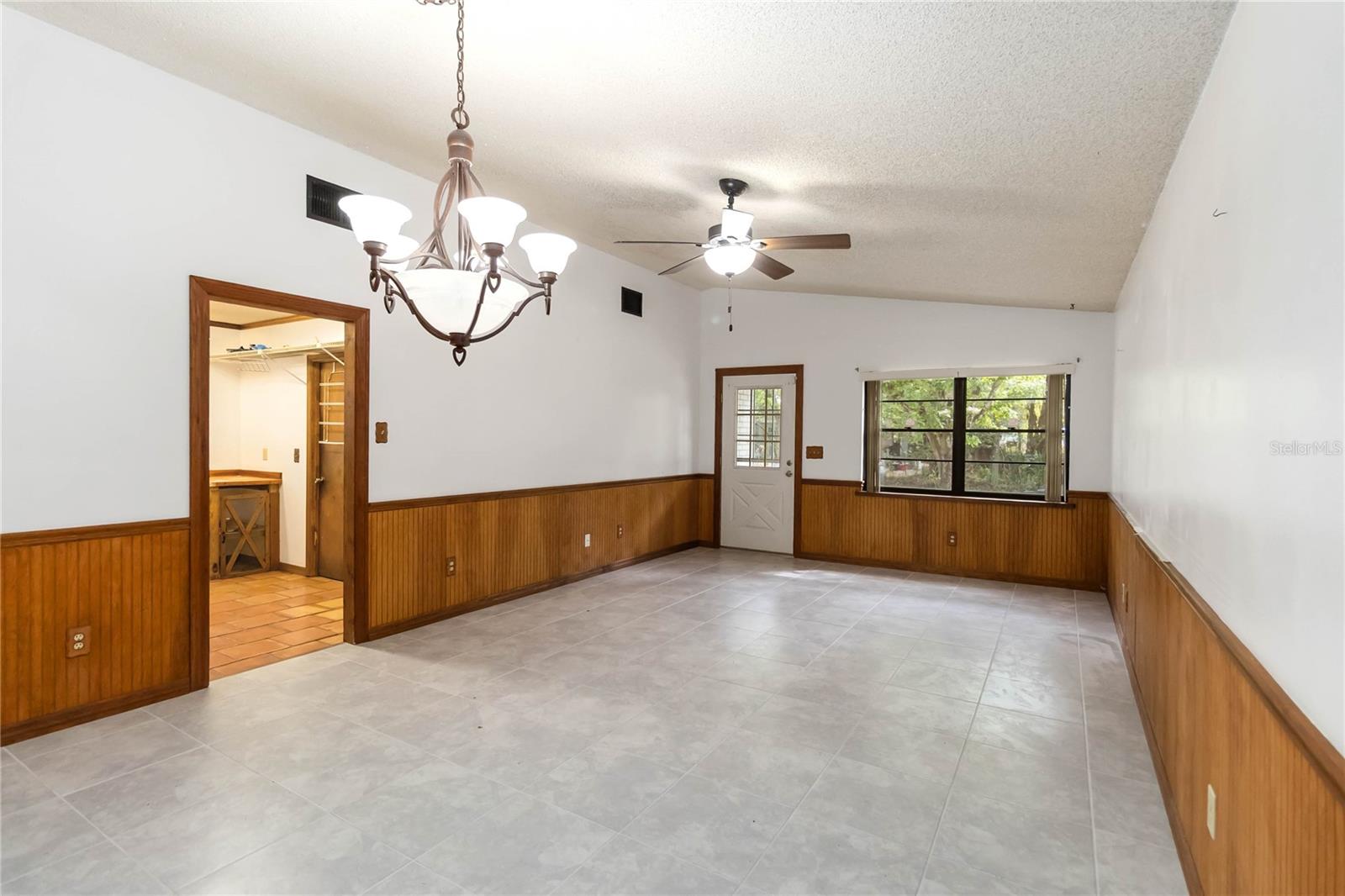 TAFT TOWN - Residential Lease