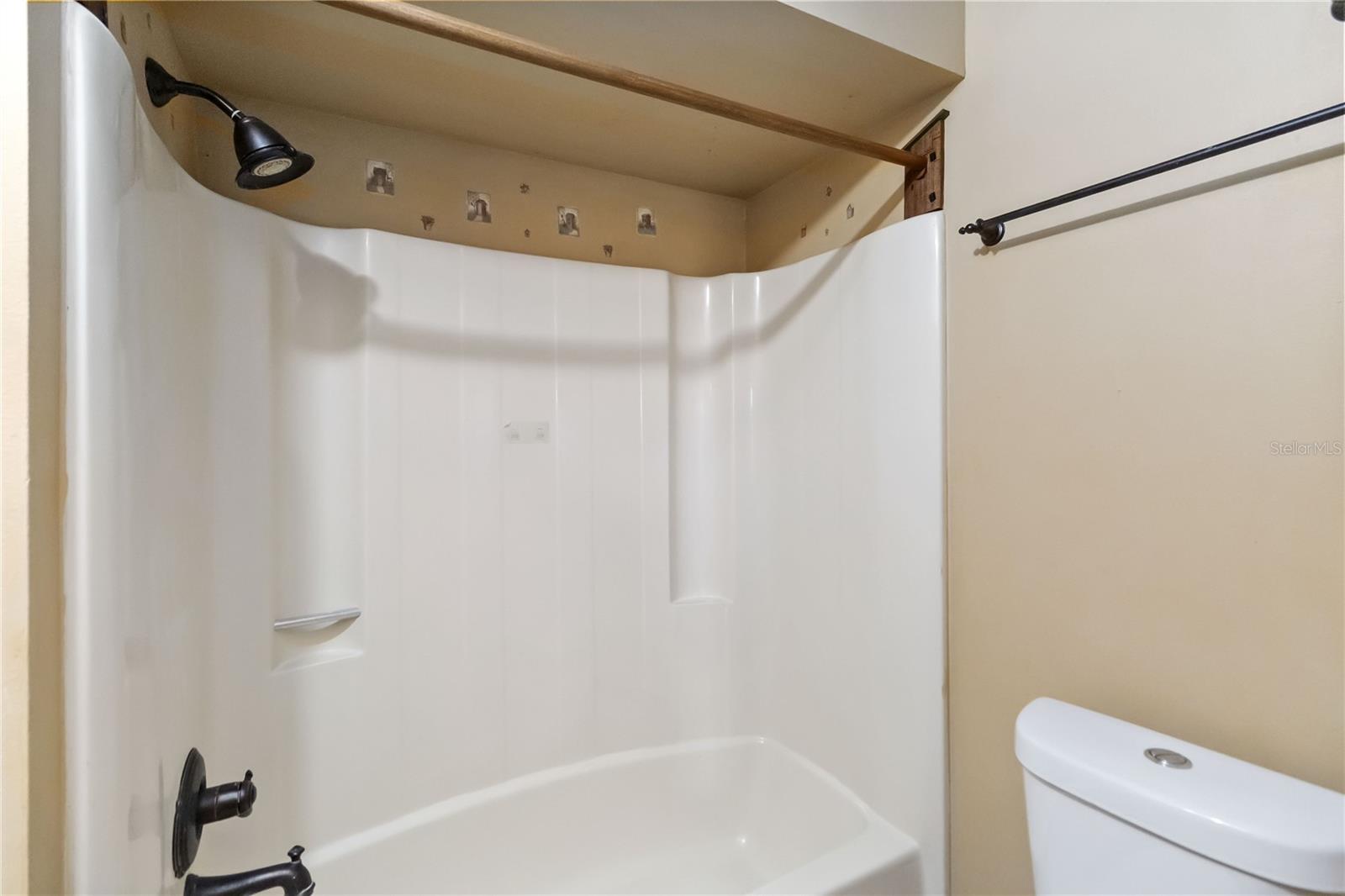 TAFT TOWN - Residential Lease