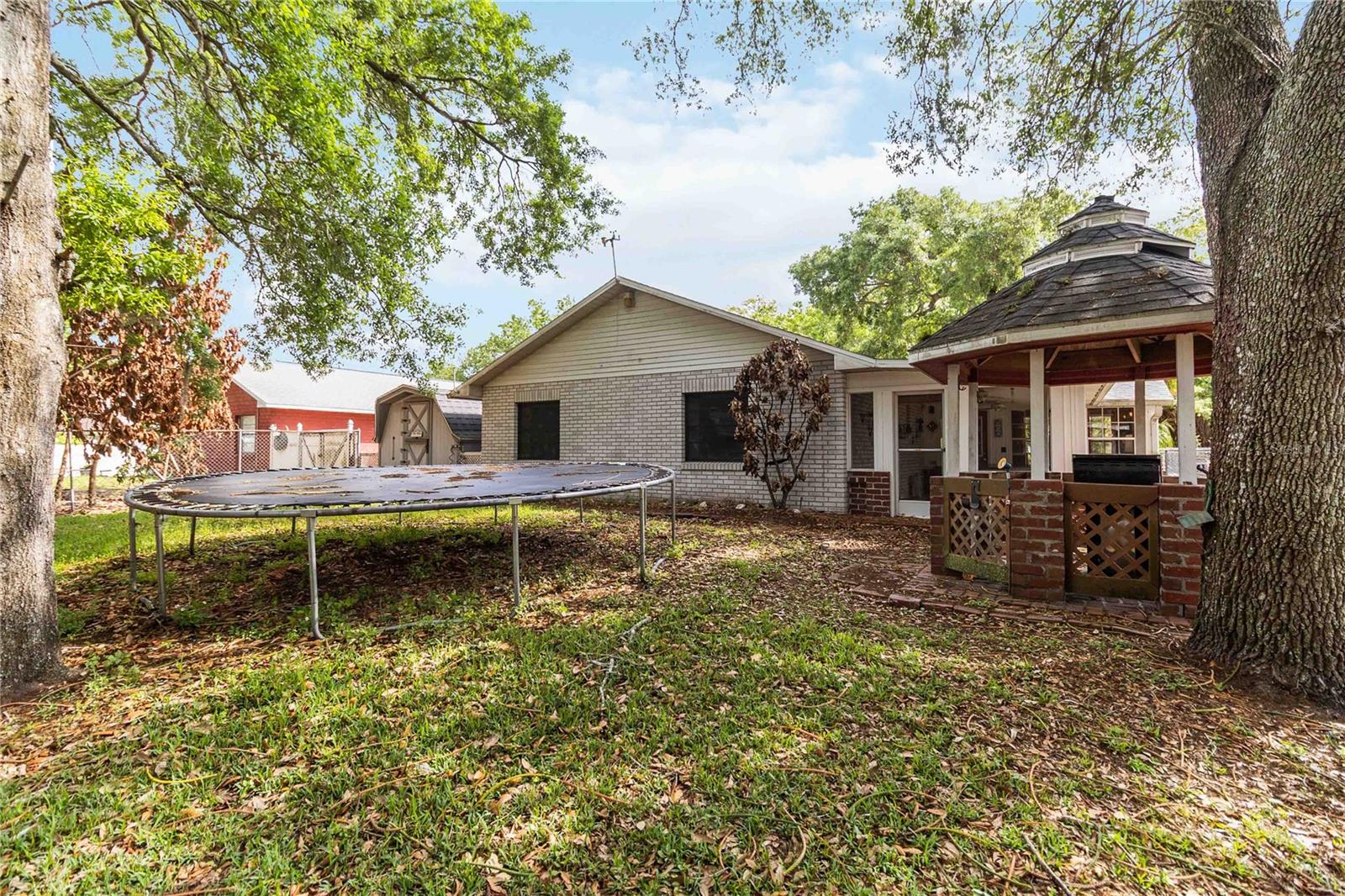 TAFT TOWN - Residential Lease