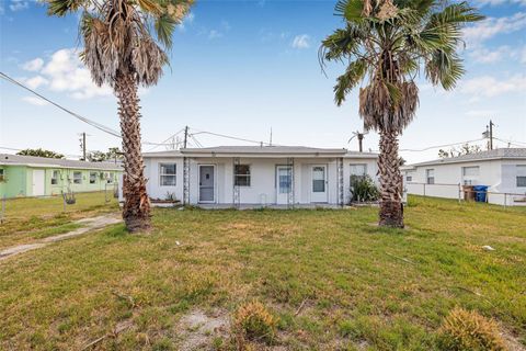 Photo of 30 Lynn Way, Madeira Beach, FL 33708 (MLS # TB8437909)