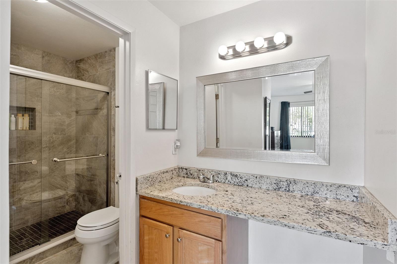 LAKEVIEW CONDO 06 - Residential