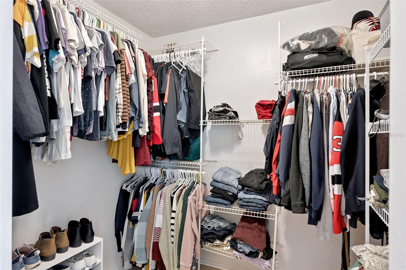 LAKEVIEW CONDO 06 - Residential